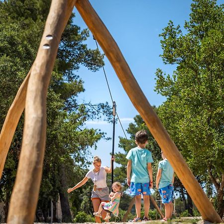 Valamar Amicor Resort Stari Grad  Luaran gambar