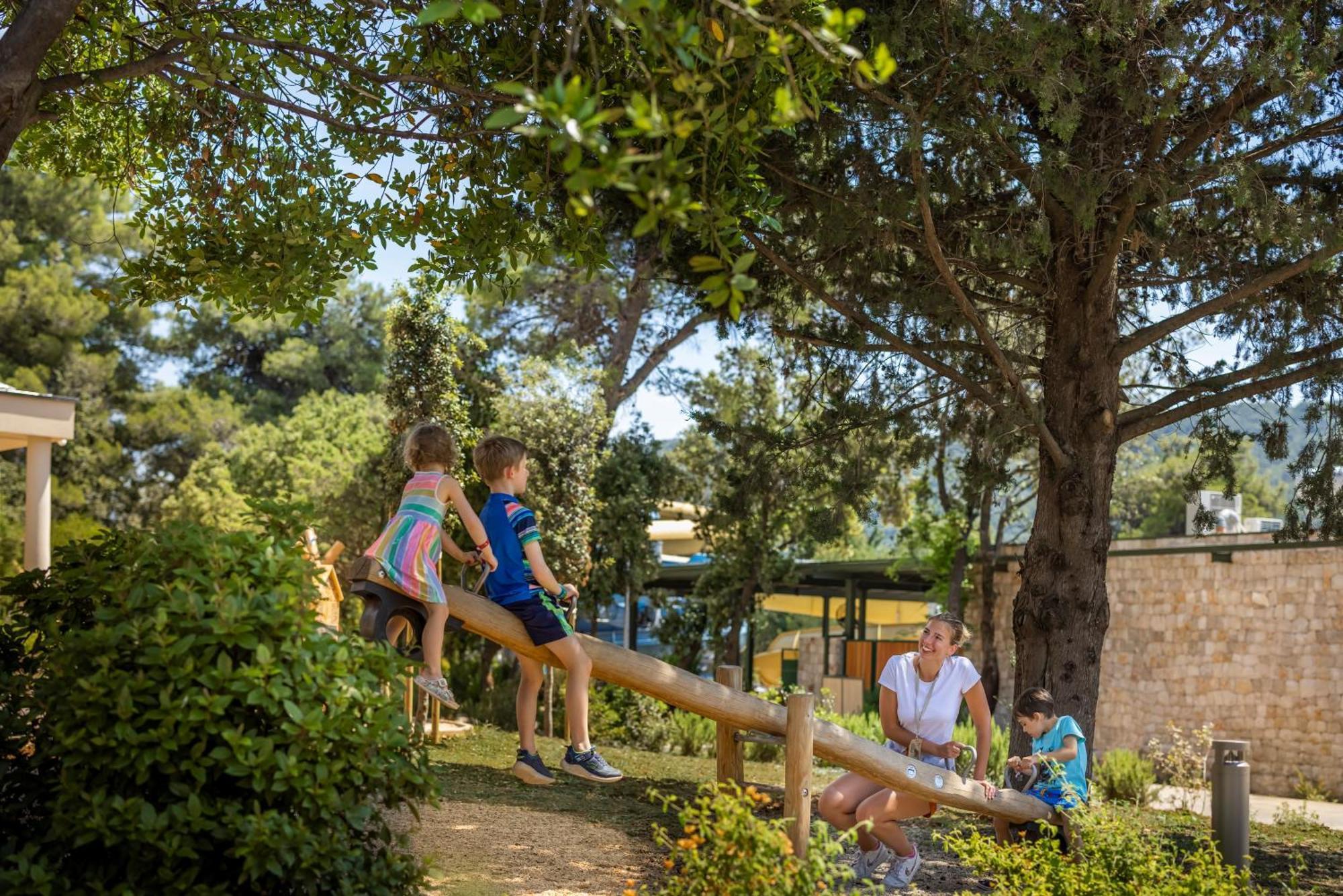 Valamar Amicor Resort Stari Grad  Luaran gambar